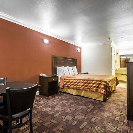 Econo Lodge 皮科里韦拉 外观 照片